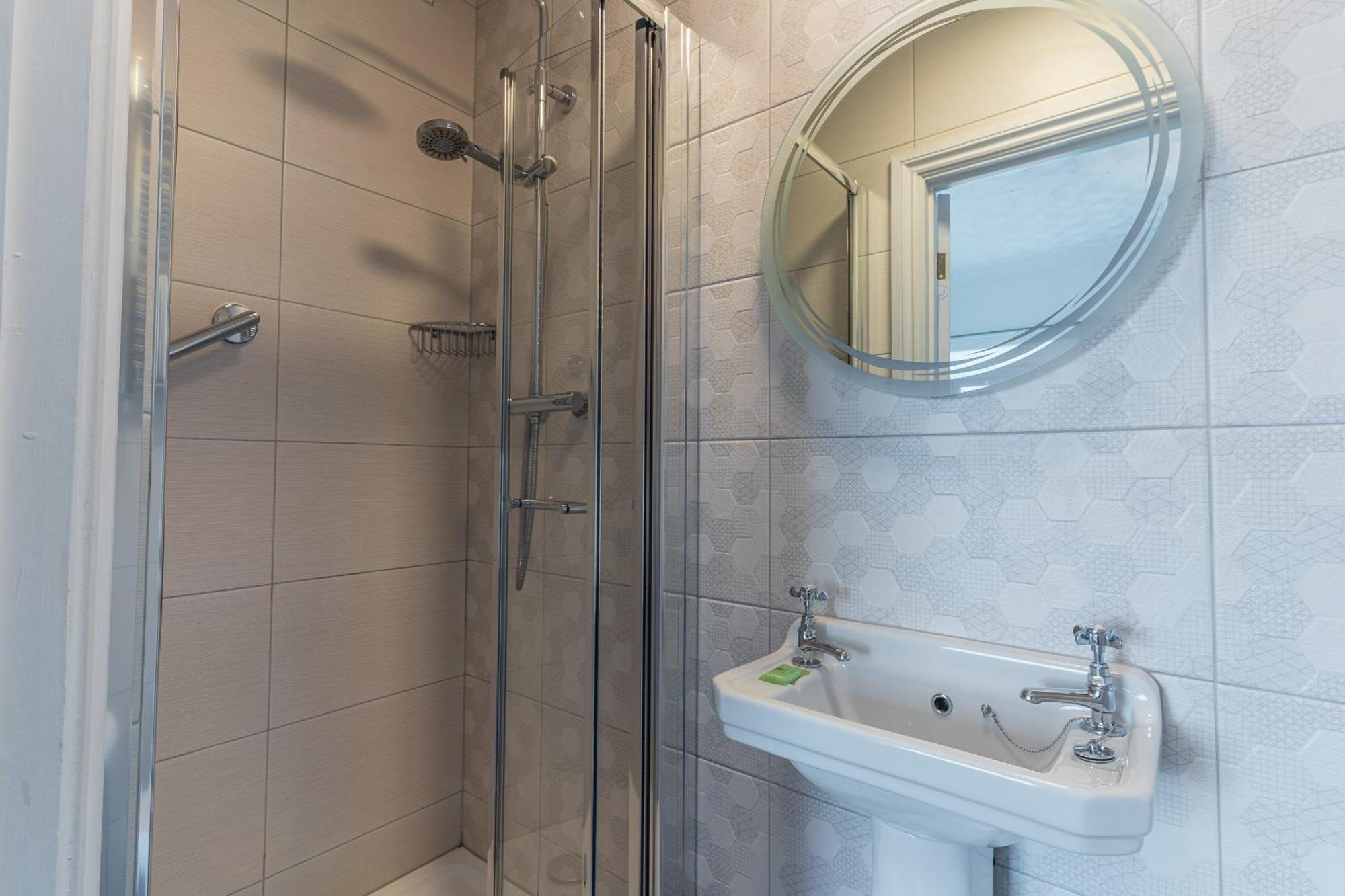 Rooms At The Highcliffe Guest house Aberporth