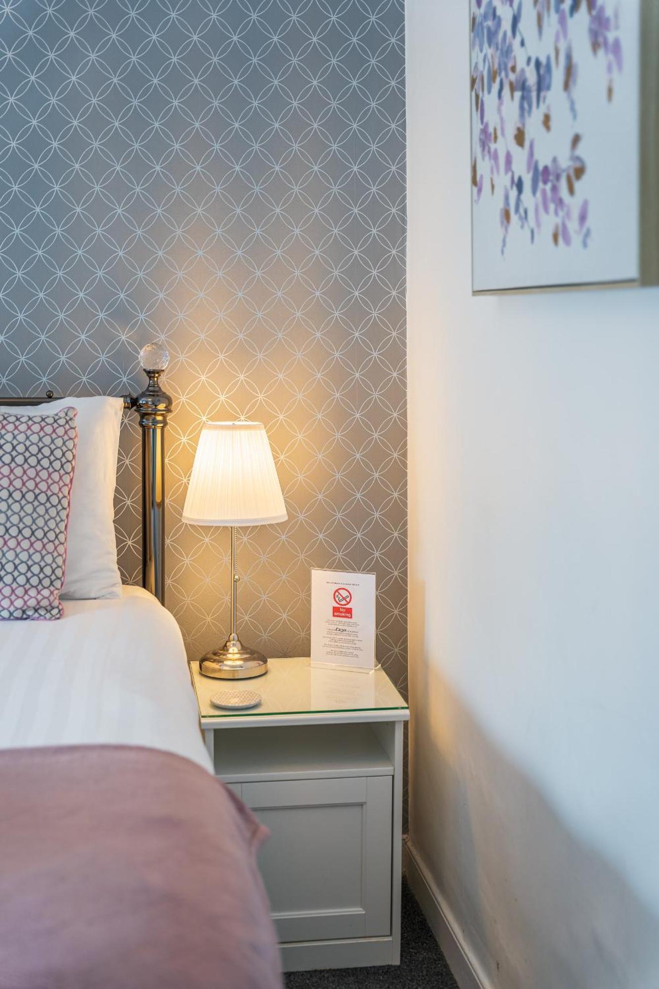 Rooms At The Highcliffe Guest house