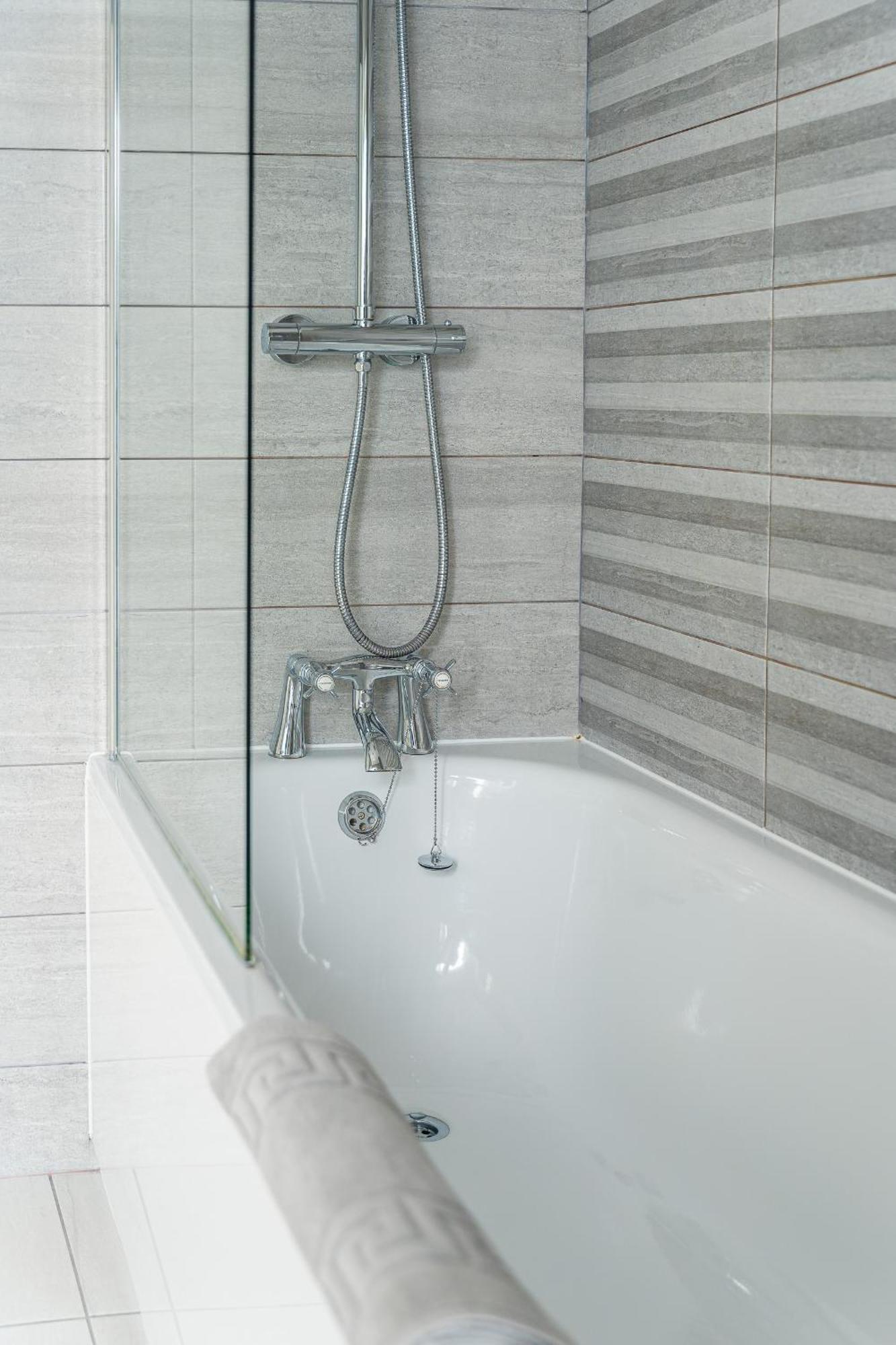 Rooms At The Highcliffe 3*
